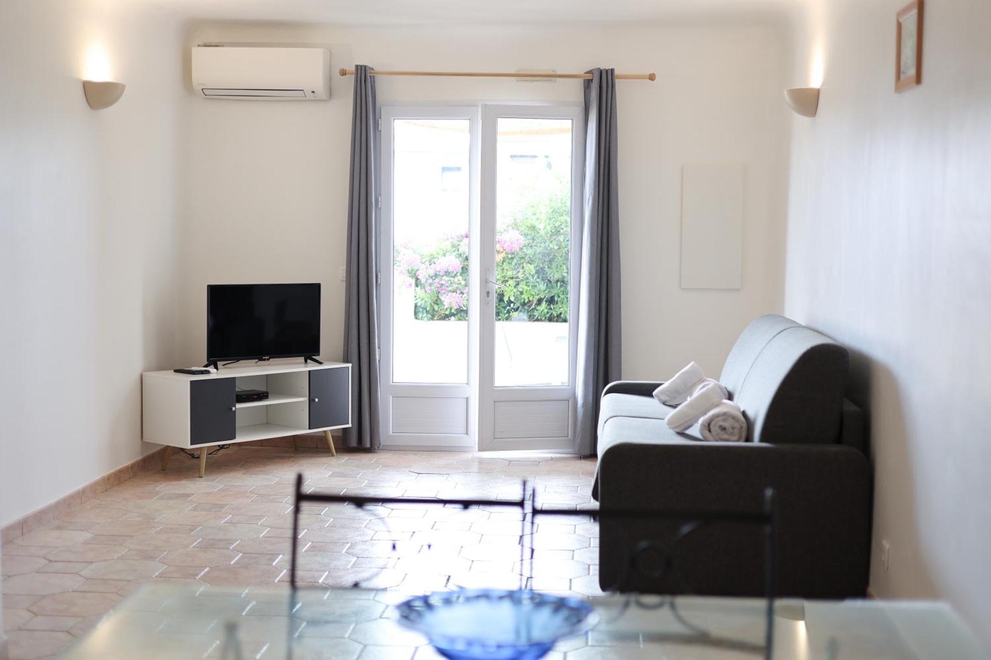 Marina Di Fautea Apartment Olmucciu Phòng bức ảnh