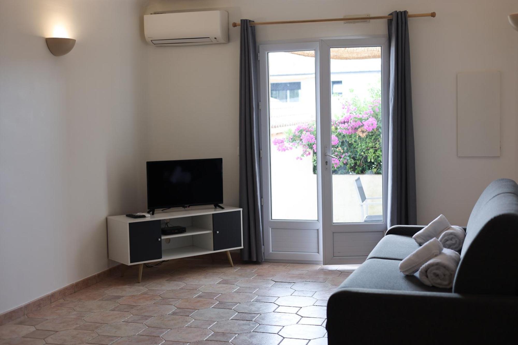 Marina Di Fautea Apartment Olmucciu Phòng bức ảnh